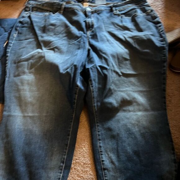 NWT torrid curvy skinny jean capris 28 - Picture 3 of 9